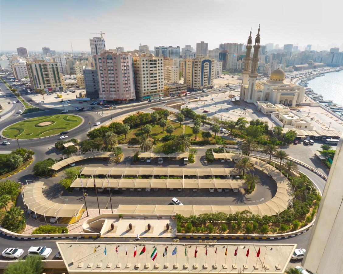 Radisson Blu Resort, Sharjah Luaran gambar Al Naboodah Roundabout